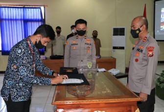 Kapolda Bengkulu, saat memimpin penandatanganan fakta integritas seleksi rekruitmen SIPSS TA 2022
