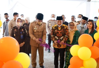Peresmian Gedung Baru Rumah Makan Marola, di Pantai Panjang, oleh Wagub Bengkulu