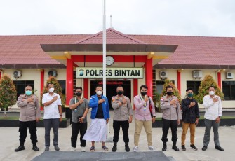 Foto bersama Kapolres Bintan beserta jajaran dan Ketua serta pengurus PMII Tanjung Pinang - Bintan