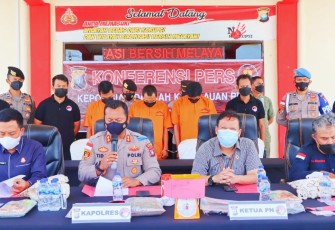 Konferensi pers Polres Bintan