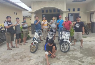 Tersangka dan barang bukti saat diamankan