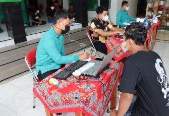 Vaksinasi serentak dosis 3 (booster) di Pondok Lubabul Fattah, Desa Tunggulsari, Tulungagung