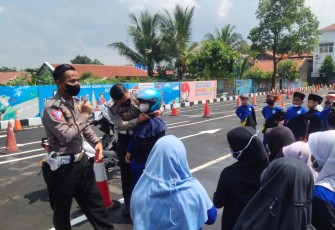 Tanamkan Sejak Dini, Semangat Murid MI Plus Istiqomah Belajar Tertib Berlalulintas 