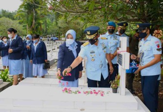 Danlanud Sam Ratulangi Pimpin Ziarah Ke TMP Kairagi Sulut