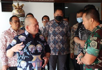 Kunjungi Ketua DPD RI, Panglima TNI Dukung Aparat Tak Represif ke Mahasiswa