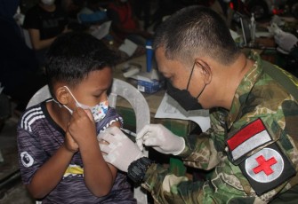 Luar Biasa...!! Antusias Warga Serbu Vaksinasi Malam Kodim 1015/Sampit 