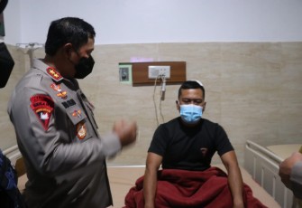 Kawal Aksi Unras, Kapolda Sulsel Besuk Anggotanya Terluka 