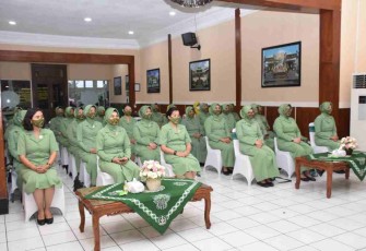 Rapat petsiapan Sertijab Persit di aula Makorem 073/Mkt