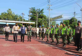 Dandim dampingi Bupati dan Kapolres cek kesiapan pasukan operasi Ketupat Semeru. Jum'at (22/4/2022)