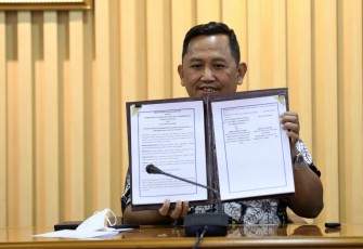 KemenKopUKM dan Agriterra kembangkan sektor pertanian, Ahmad Zabadi saat teken nota kerjasama di Jakarta. Kamis (28/4/2022)