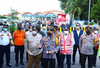 Kapolri saat meninjau arus balik mudik di pelabuhan Bakauheni Sabtu (07/05/2022)