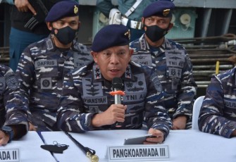 Pangkoarmada III saat memberikan keterangan pers di dermaga BICT Belawan Medan. Jum'at (06/05/2022)