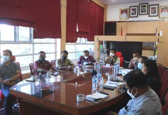 Pembahasan bersama penataan kawasan Tomok, melalui zoom meeting antara Bupati Samosir beserta jajaran dan Ditjen Cipta Karya, Jumat (13/5/2022)