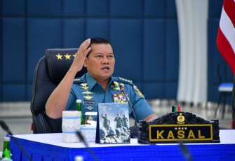 Kasal saat memberikan jamdan seluruh jajarannya melalui vidcon. Rabu (18/05/2022)