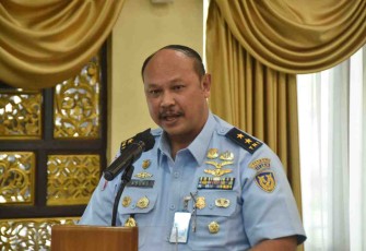 Irjenau saat memaparkan zona integritas di lanud Husein Sastranegara Bandung. Kamis (19/05/2022)