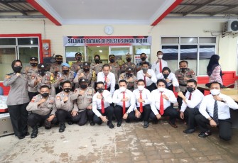 Foto bersama Kunker Kapolresta Barelang, di Zona 2 Polsek jajaran, Kamis (19/5/2022)