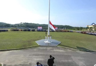 Upacara Peringatan Hari Kebangkitan Nasional ke-114 tahun Pemkab Labusel, di Lapangan Kantor Bupati, Jumat (20/05/2022).