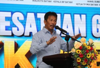 Wali Kota Batam Muhammad Rudi saat menyampaikan kata sambutanya pada acara Peringatan Hari Kesatuan Gerak PKK (HKG - PKK) ke- 50 Tahun 2022 Tingkat Kota Batam di Swiss Bell Hotel Batu Ampar.
