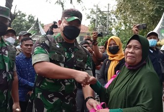 Kapendam Jaya saat jumpai Warga di lokasi TMMD