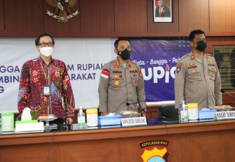 Sosialisasi Cinta Bangga Paham (CBP) rupiah kepada Anggota Satbinmas dan Bhabinkamtibmas jajaran Polresta Barelang, di aula Anindhita Lantai 2 Mapolresta Barelang, Jumat (27/05/2022).