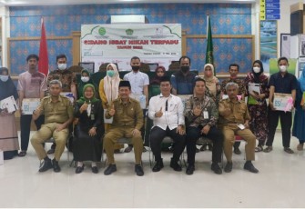 Plt Sekda Kota Tebing Tinggi, Drs. Bambang Sudaryono, saat menghadiri sidang isbat nikah Sembilan pasang warga 