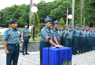 Kasal saat meresmikan kolam renang Tirto Sagoro Mabesal
