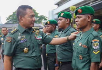 Kasad saat memberikan motivasi peserta Bintara Otsus di Mabesad