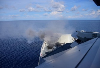 Latihan Menembak Meriam Satgas Latma Rimpac TNI AL 