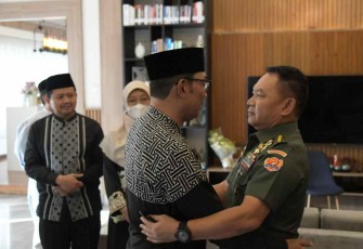Kasad saat berbela sungkawa ke Gubernur Jabar
