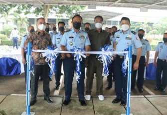 Pangkoopsud I gunting pita peresmian renovasi Tribun dan Lintasan Lari Lapangan Galaxy Makoopsud I