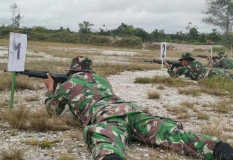 Asah kemampuan menembak prajurit Korem 121/Abw