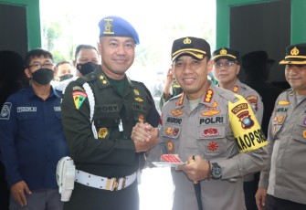 Kapolresta Barelang dan Jajaran saat Beri Kejutan