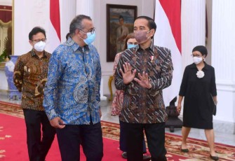 Menkes Budi Gunadi saat mendampingi kunjungan Dirjen WHO di Istana Merdeka Jakarta 