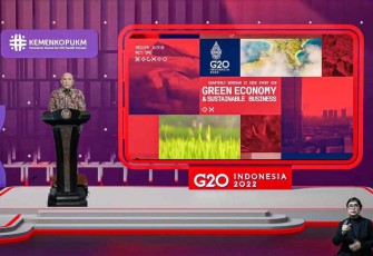 MenkopUKM saat acara Side Event G20 di Jakarta 