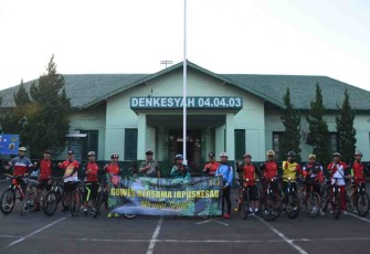 Irpuskesad gowes bersama dalam rangka kunjungan di Denkesyah 04.04.03 Salatiga  