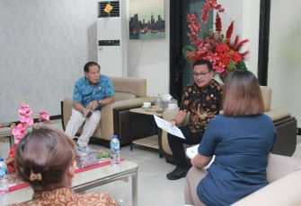 Walikota Bitung Maurits Mantiri saat menerima kunjungan BPJS Kesehatan Kota Bitung