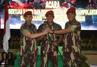 Danjen Kopassus foto bersama usai sertijab Kepala penerangan Kopassus 