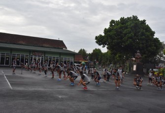 Senam bersama di halaman Korem 073/Mkt