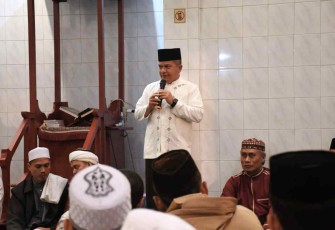 Pangdam I/BB saat memberikan tausiyah dalam safari subuh di masjid Al Kamal