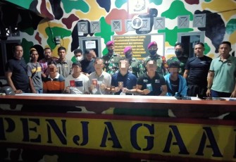 Konferensi pers Satgas Marinir Ambalat XXVIII TNI AL BKO Guspurla Koarmada II terkait penangkapan spionase 