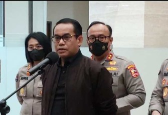 Dirpidum Bareskrim Polri Brigjen Andi Rian Djajadi saat memberikan keterangan pers di Jakarta 