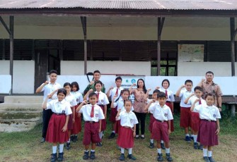 Foto bersama siswa didik di perbatasan 
