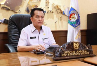 Dirjen Bina Keuda Agus Fatoni saat Webinar series ke 23 secara virtual di Jakarta 