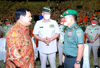 Kasad bersama Menhan saat silatnas PPAD di Sentul Bogor
