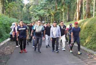 Danrem 071 saat jalan bareng bersama Forkopimda Banyumas dan Cilacap di kawasan wisata Baturaden