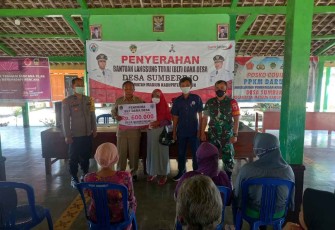 Serda Ari saat mendampingi warga binaan menerima BLT DD