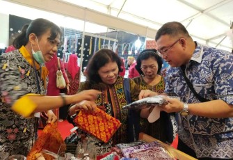 Animo masyarakat luar biasa saat mengunjungi stand UMKM Kota Cilegon 