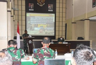 Prajurit Korem 081/DSJ saat menerima Bimtek dan 