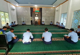 Tadarusan dan ceramah agama prajurit lanud Sugiri Sukani 