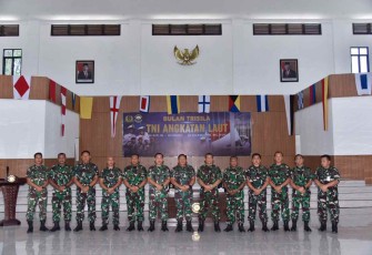 Swafoto jajaran Koarmada III Sorong bersama tim penilai mabesal